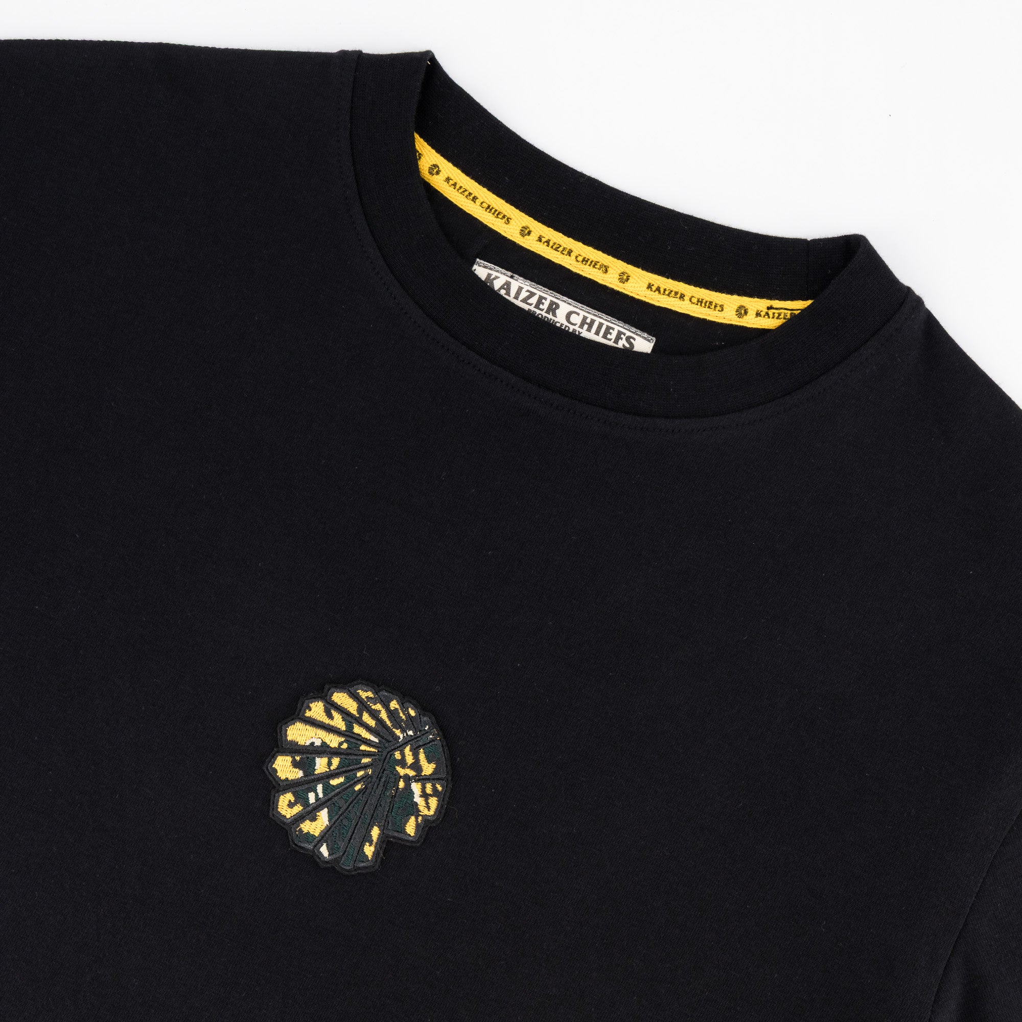 Kaizer Chiefs Pop Art Badge Boxy Tee - Black - Old School